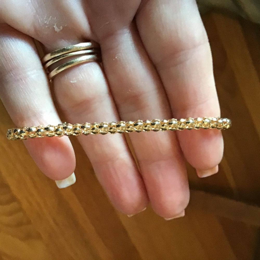 Boutique Howlite set of 4 beaded bracelets in goldtone with tassel accent NWT - Picture 4 of 9